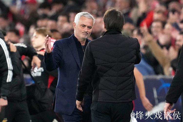 62岁穆帅里程碑战KO孔蒂！率队从4连败到2连胜，